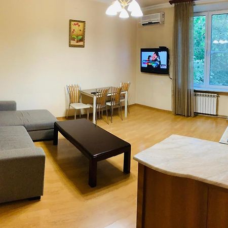 יירבאן City Center Apartment On Sayat Nova Street מראה חיצוני תמונה