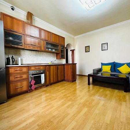 יירבאן City Center Apartment On Sayat Nova Street מראה חיצוני תמונה