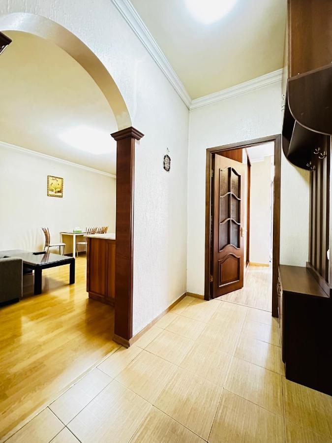 יירבאן City Center Apartment On Sayat Nova Street מראה חיצוני תמונה