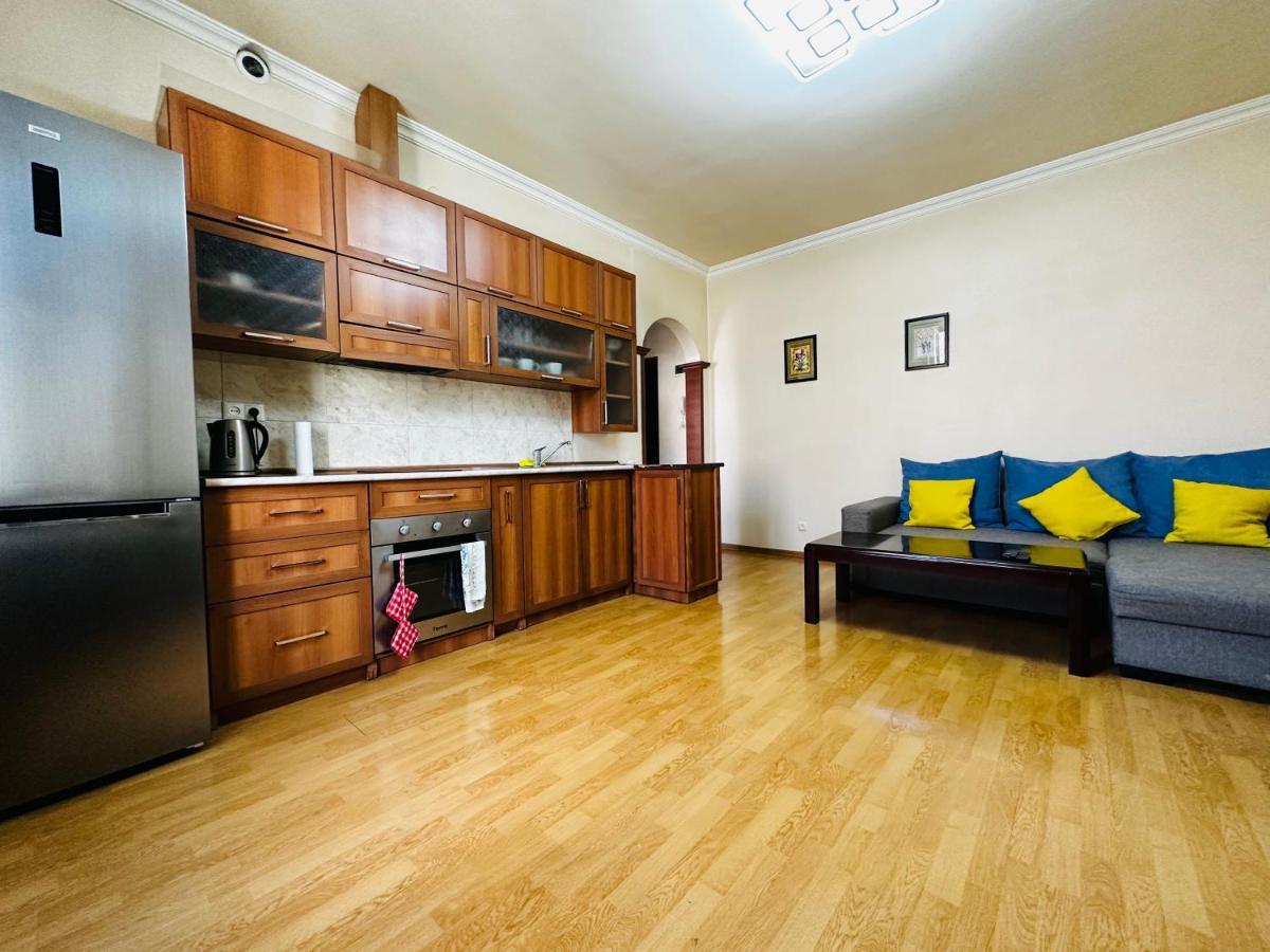 יירבאן City Center Apartment On Sayat Nova Street מראה חיצוני תמונה